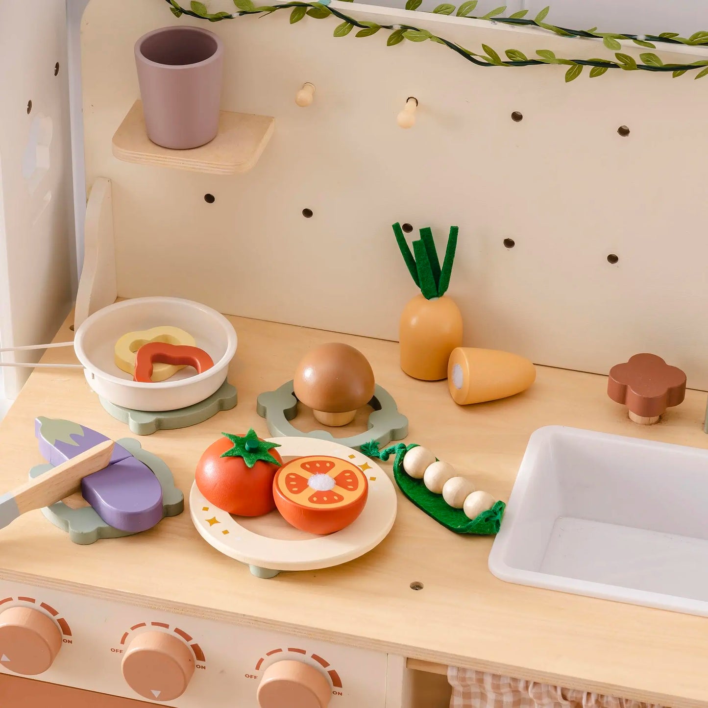 ROBUD Wooden Pretend Play Food Set Cutting Toy Food Play Kitchen Accessories Toy Food with Storage Bag Toys Gifts for Girls Boys